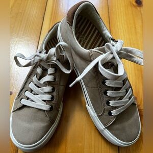 Taos Footwear Canvas Side Zip Lace-up khaki Low Top Sneakers. SZ 6.5